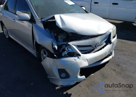 2011 Toyota Corolla S z USA, uszkodzony, nr VIN 2T1BU4EE9BC602459